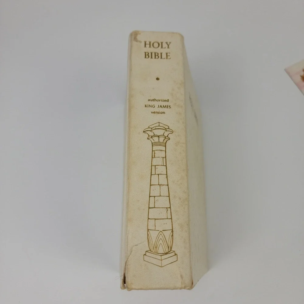 Vintage King James Version Holy Bible Books Inc White Hardcover 1961 KJV